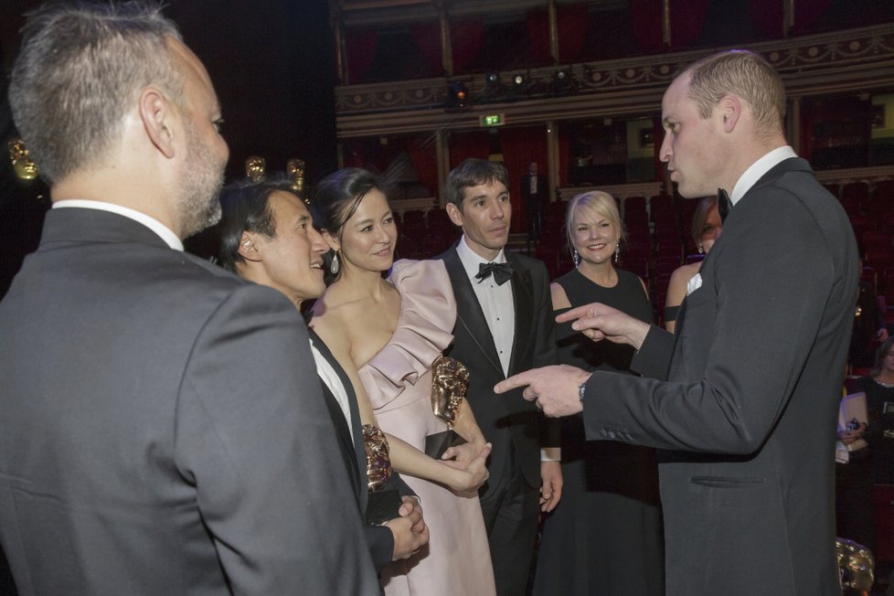 Princ William si na cenách BAFTA povídal s herci a tvůrci filmů.