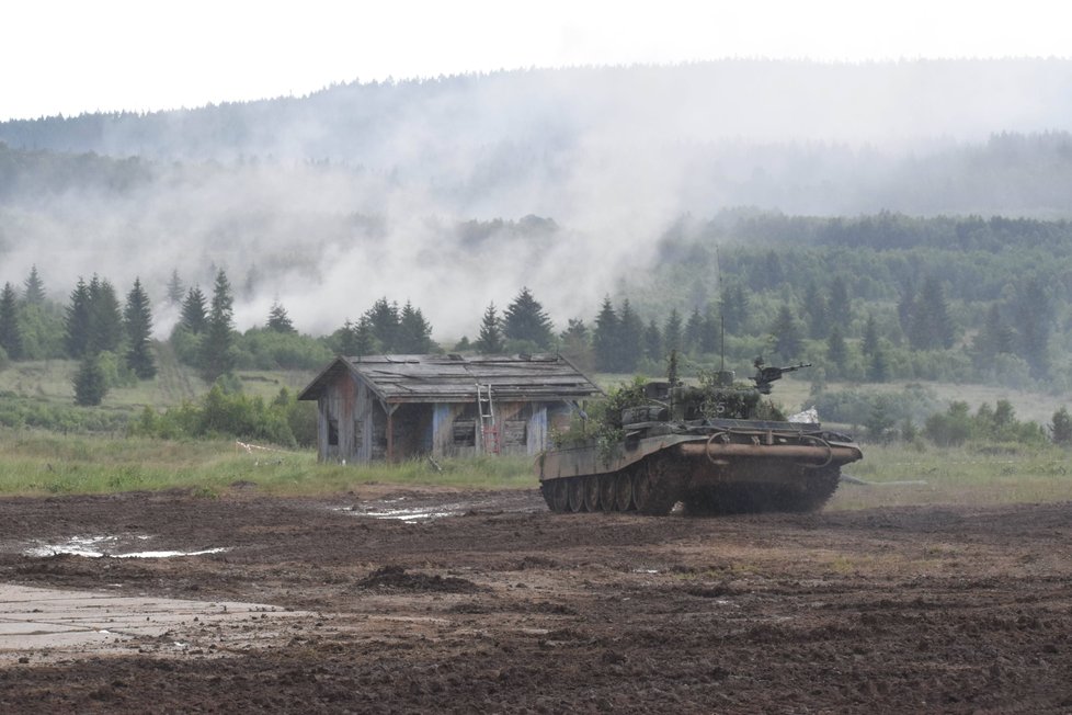 Bahna 2019: Do bojové scény se zapojily i tanky.