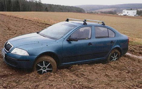 Tak tuhle blátivou rallye zlodějíček nevyhrál...