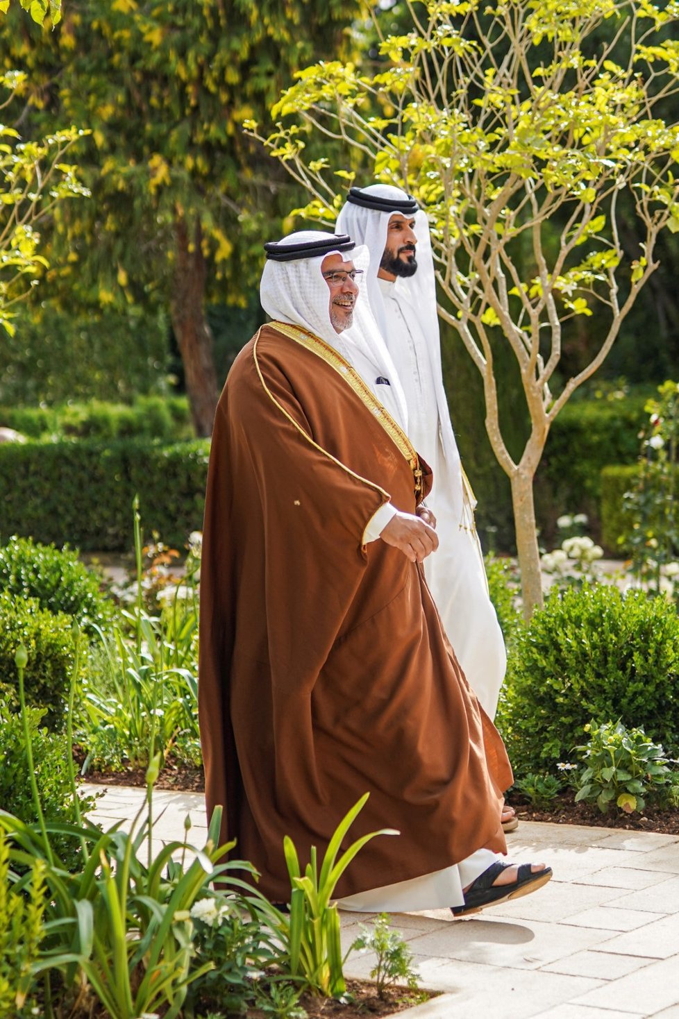 Bahrajnský následník Salmán bin Hamad al Chalífa (vlevo) na svatbě jordánského protějška Husajna (1. 6. 2023).