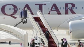 Bahrajn, Saúdská Arábie, Egypt a Spojené arabské emiráty oznámily, že přerušují diplomatické styky s Katarem. S touto zemí Perského zálivu přerušily i letecké a námořní spojení.