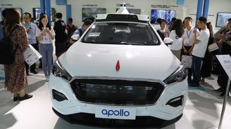 Čínský vyhledávač Baidu se možná pasuje do role výrobce elektromobilů. Autonomnímu řízení už vládne