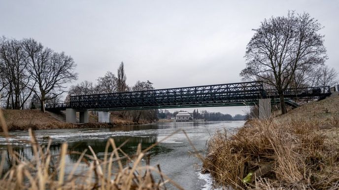 Baileyho most v Hradci Králové stojí už od roku 1947. Baileyho most v Hradci Králové stojí už od roku 1947.