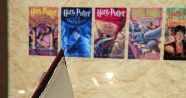 J. K. Rowling: Bajky barda Beedleho - bude z knihy bestseller?