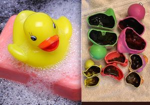 Šokované matky varují před hračkami do vany: Uvnitř se skrývá špína a hnus!
