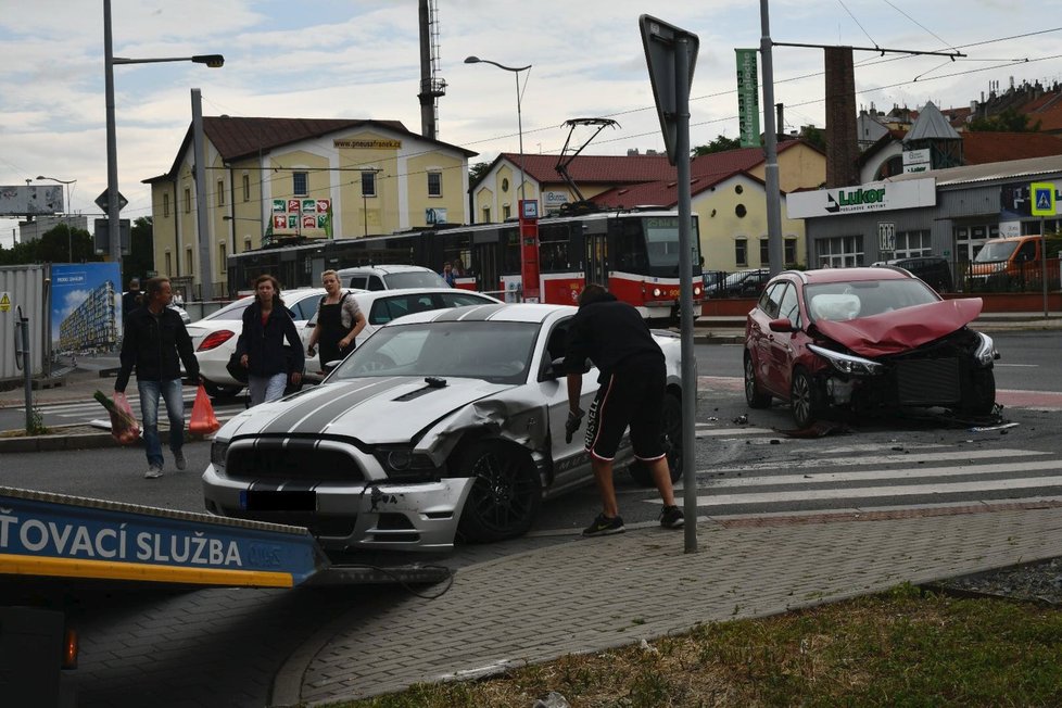 U zastávky Balabenka se srazila dvě auta.