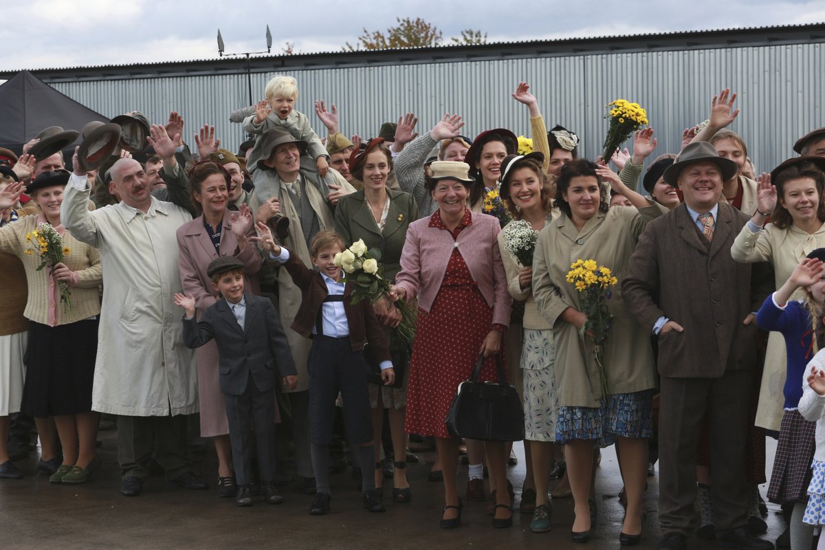 Film Balada o pilotovi s Davidem Švehlíkem, Jiřím Dvořákem, Petrou Špalkovou, Lucií Žáčkovou a dalšími.