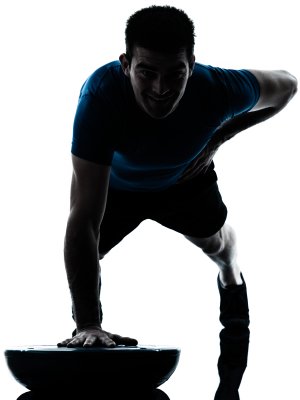 Balanční cvičení má blahodárné účinky na celé tělo. Efektivně působí i v oblasti odstranění bolesti zad a kloubů
