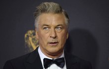 Alec Baldwin ostře o rodině zastřelené kameramanky: Jde vám o prachy!