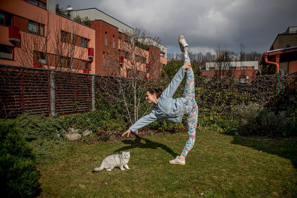 Takhle se udržují tanečníci baletu Národního divadla: Nikola Márová začínala s baletem už ve svých šesti letech.