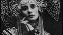 Ruský kritik a mecenáš&nbsp;Sergej Ďagilev založil v Paříži soubor&nbsp;Ballets Russes, ze kterého vzešly největší hvězdy první poloviny 20. století.