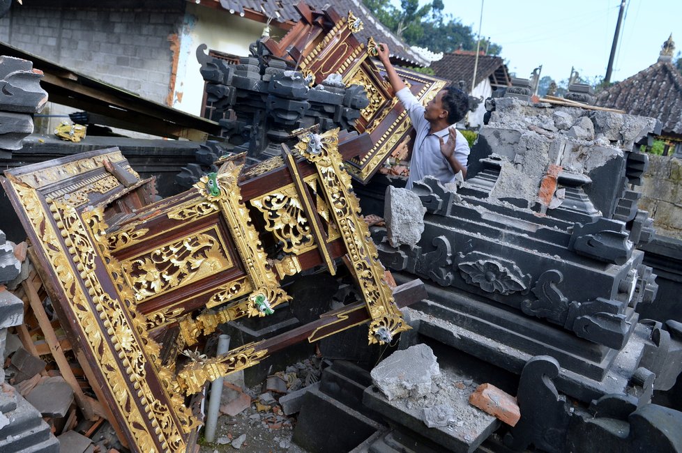 Na Bali udeřilo zemětřesení. (16. 10. 2021)