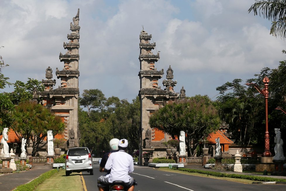 Indonéský turistický ostrov Bali postihlo zemětřesení o síle 6,1 stupně.