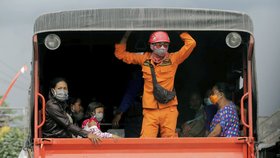 Úřady na Bali vyhlásily nejvyšší stupeň ohrožení před sopečnou erupcí.