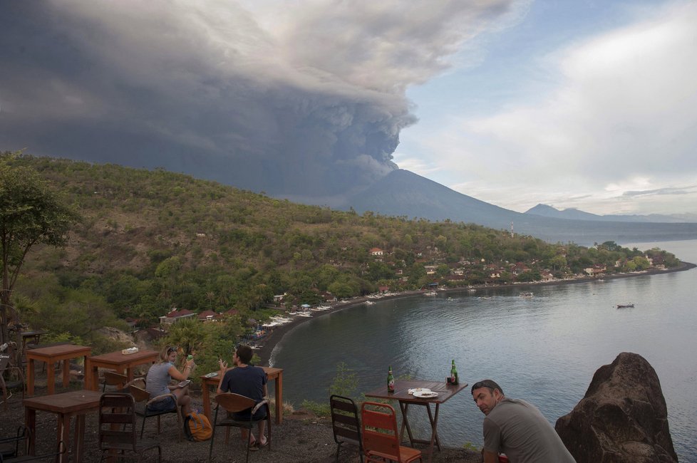 Erupce sopky Agung na ostrovu Bali