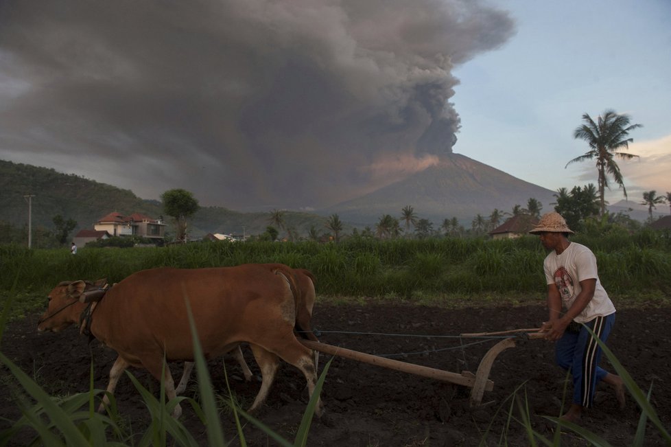 Erupce sopky Agung na ostrovu Bali