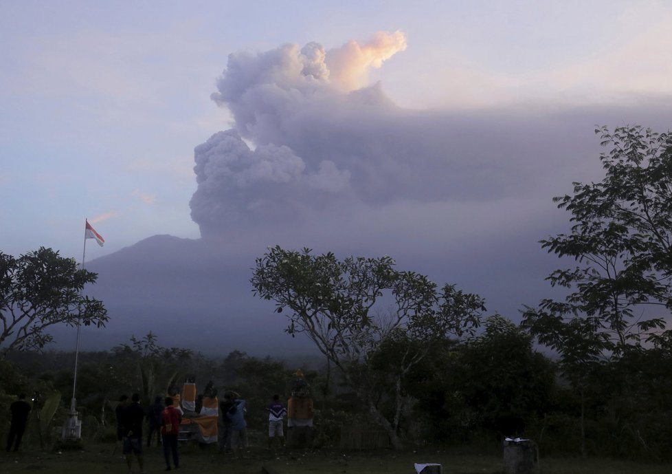 Erupce sopky Agung na ostrovu Bali.