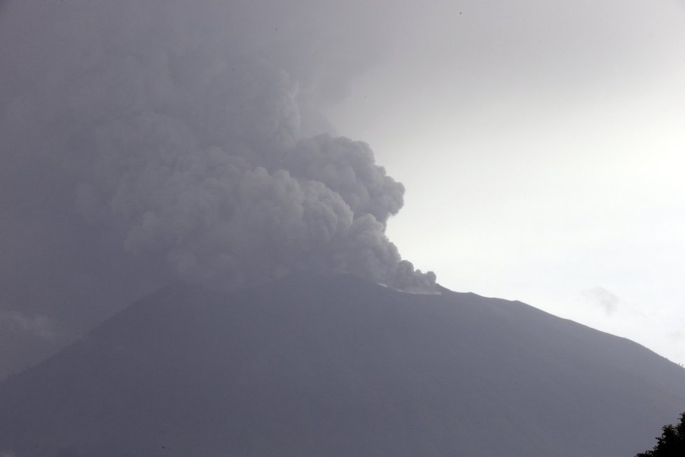 Erupce sopky Agung na ostrovu Bali