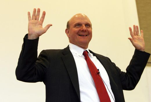 Steve Ballmer je majitelem Los Angeles Clippers Steve Ballmer je majitelem Los Angeles Clippers
