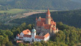 Nejnavštěvovanější a nejkrásnější hrad Moravy Bouzov