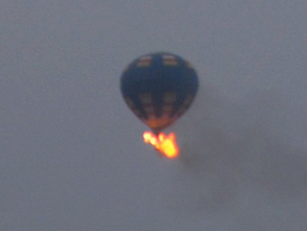 Hořící balón ve Virginii, zemřeli tři lidé. 