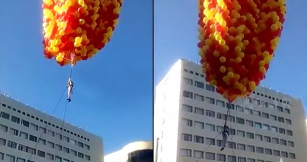 Dívku vznesly 4000 balónků.