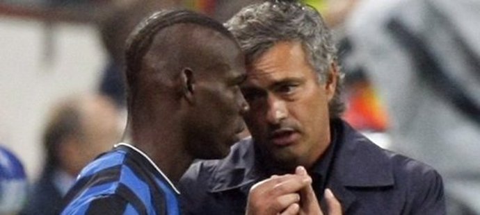 Mario Balotelli (vlevo) a José Mourinho. Opravdu jejich hádka vyvolá rozchod?