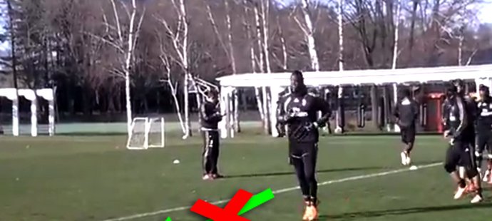 VIDEO: Mario Balotelli šidil trénink. Já nepotřebuji trénovat!