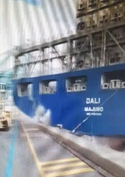 Loď Dali už měla nehodu v Antverpách r. 2016.
