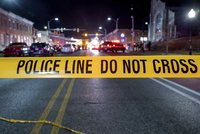 Střelba v Baltimoreu: Zemřeli dívka (†18) a mladík (†20), desítky zraněných