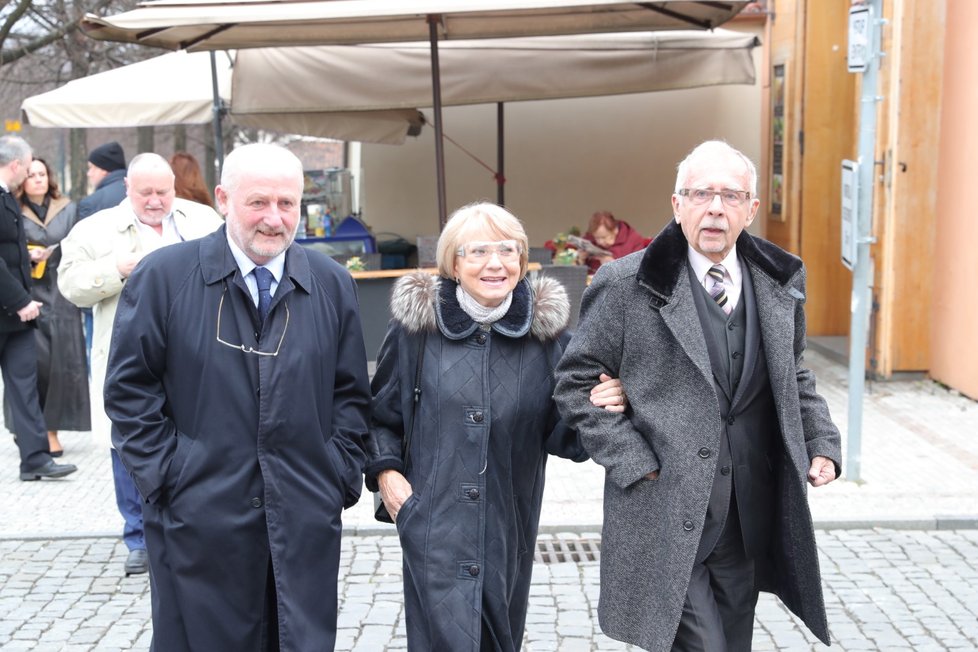 Exministr kultury Jiří Balvín a ombudsman Stanislav Křeček přichází na oslavu konanou ku příležitosti sedmi let od inaugurace prezidenta Miloše Zemana na Pražském hradě. (8. 3. 2020)