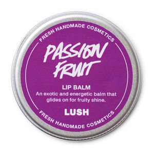 LUSH Passion fruit balzám na rty, 245 Kč, koupíte na www.lush.cz