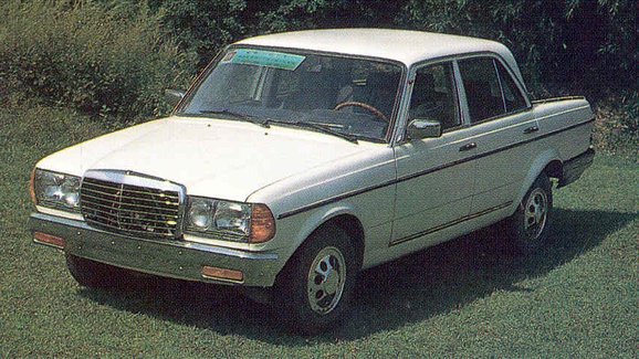 Ne, tohle opravdu není Mercedes-Benz W123. Co tedy?