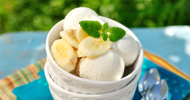 Úžasnou krémovou zmrzlinu si snadno připravíte doma. A stačí vám na to jediná ingredience.