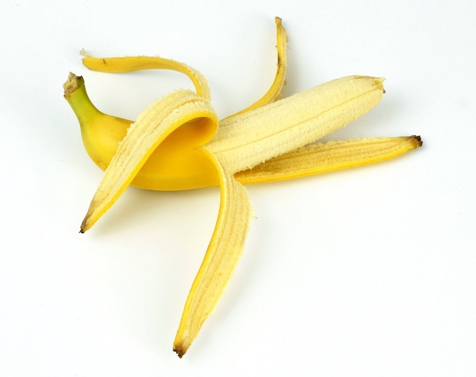 Banány podporují koncentraci mozku, 100 g obsahuje 1,7 mg hormonu serotoninu.