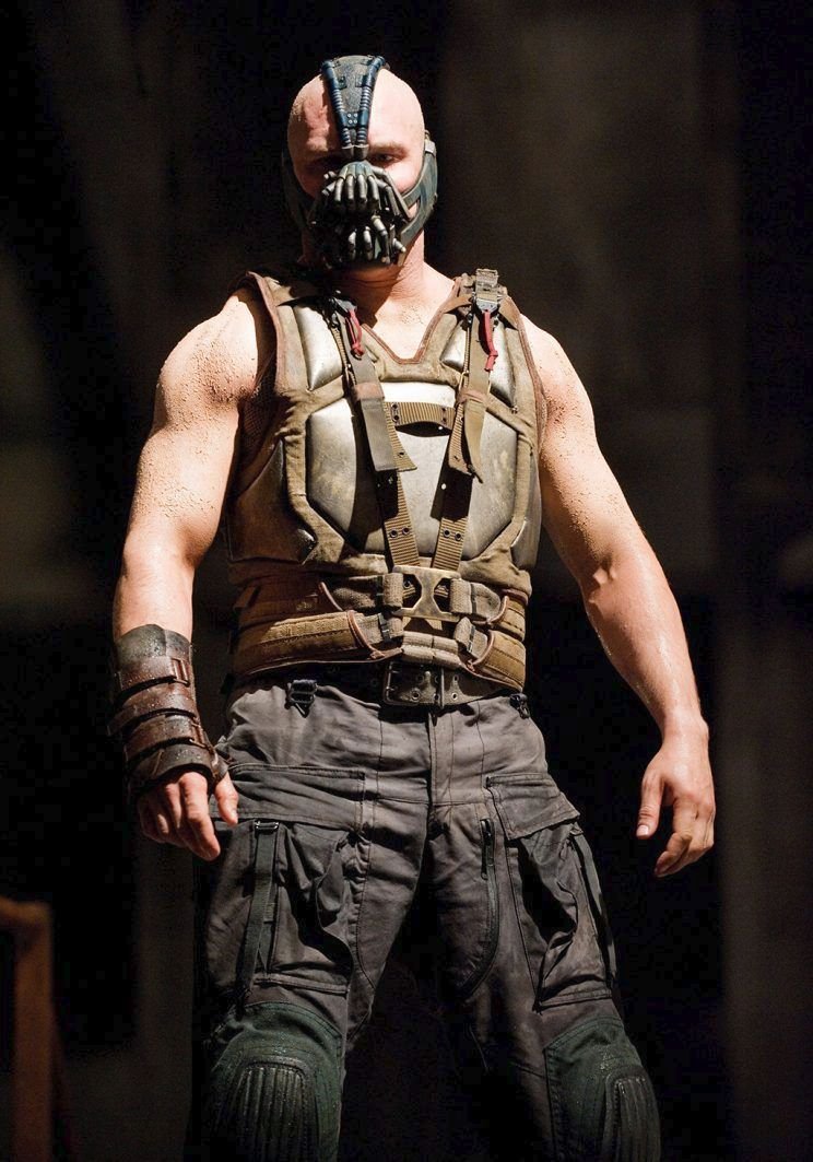 Tom Hardy jako Bane ve snímku Temný rytíř povstal