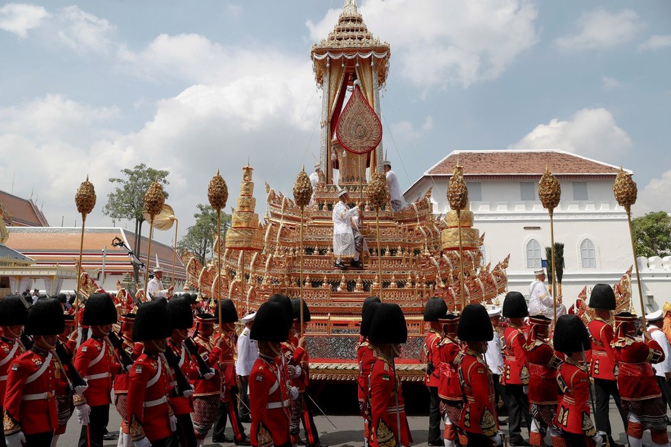 Bangkok truchlí pro zesnulého krále.