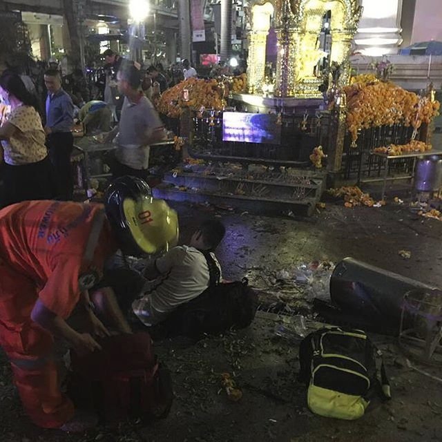 V Bangkoku vybuchla na rušné křižovatce v centru města bomba.