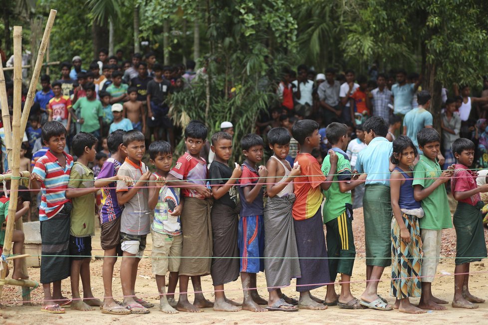 V Bangladéši vzniká obrovský uprchlický tábor.