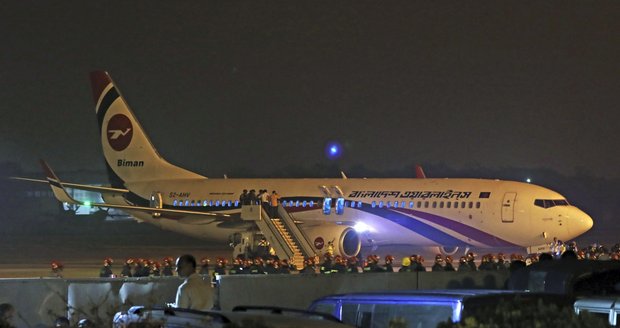 Mladík zkusil unést letadlo se 142 lidmi na lince do Dubaje. Komando ho zastřelilo