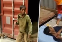 Chlapec se při hře na schovávanou ukryl v kontejneru: Po šesti dnech ho našli v Malajsii!