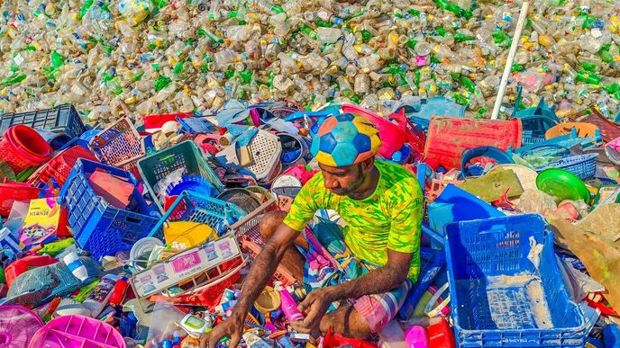Recyklace plastů zažívá boom, lidé z branže se však bojí, že je dočasný. Recyklace plastů zažívá boom, lidé z branže se však bojí, že je dočasný.