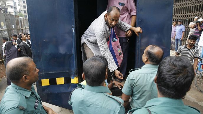 Bangladéšská policie v akci.