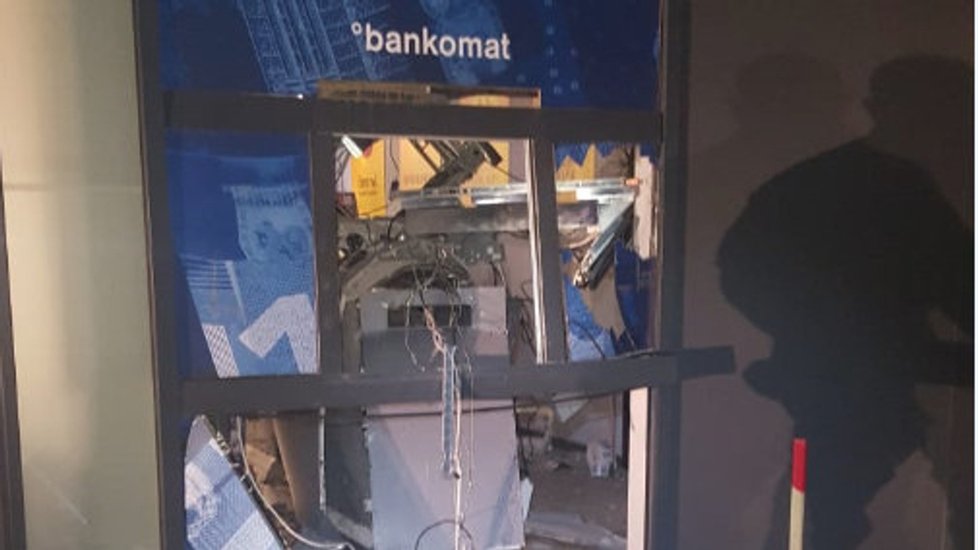 Zloději na Slovensku odpálili bankomat