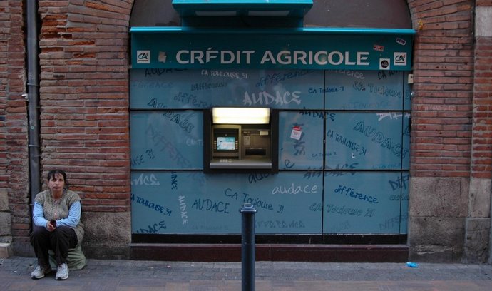 Bankomat Crédit Agricole ve francouzském Toulouse
