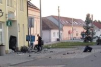 Výbuch na hranicích v Hevlíně! Lupiči odpálili bankomat
