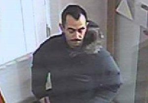 Hledaný muž, který z bankomatu ukradl 60 tisíc korun.