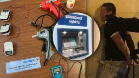 Pražští policisté dopadli další skupinu organizovaných zlodějů, kteří napíchávali bankomaty.
