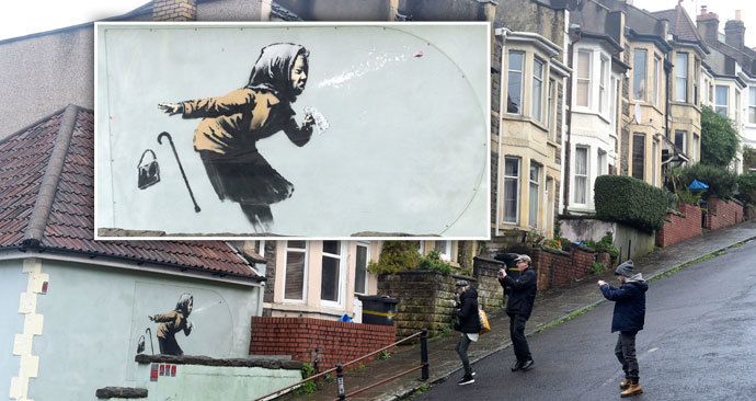 Slavný grafiťák Banksy udělal na dům „Hepčík!“ Učinil z jeho majitelky multimilionářku?