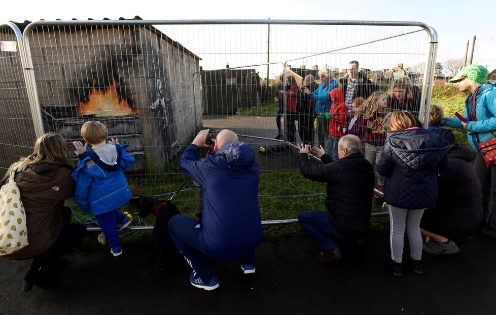 Jedno ze zatím poslední Banksyho děl se objevilo 20. prosince loňského roku na stěně garáže v Port Talbotu ve Walesu.